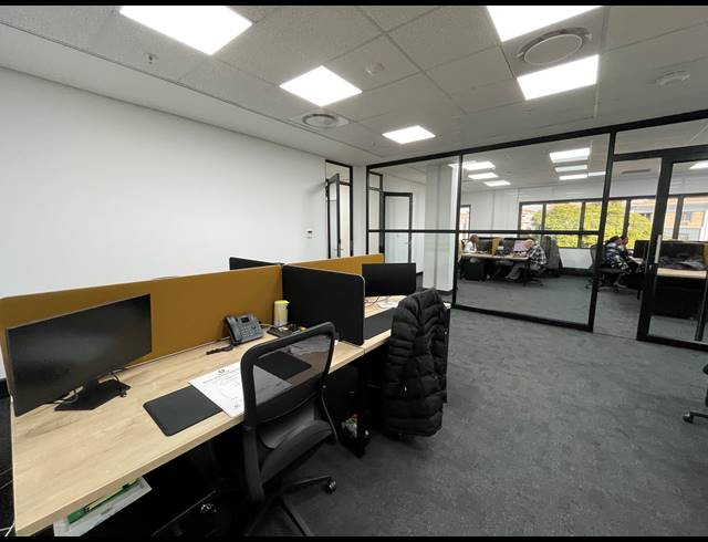 300.65M² OFFICE TO LET IN RIVONIA